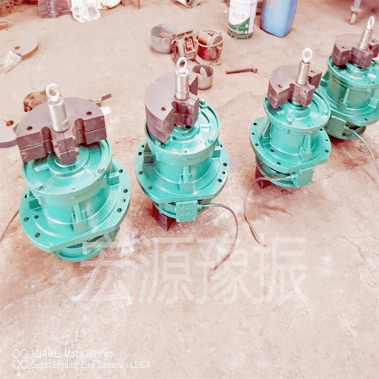 3.7千瓦側(cè)板振動(dòng)電機(jī)移動(dòng)破碎站專用振動(dòng)電機(jī)